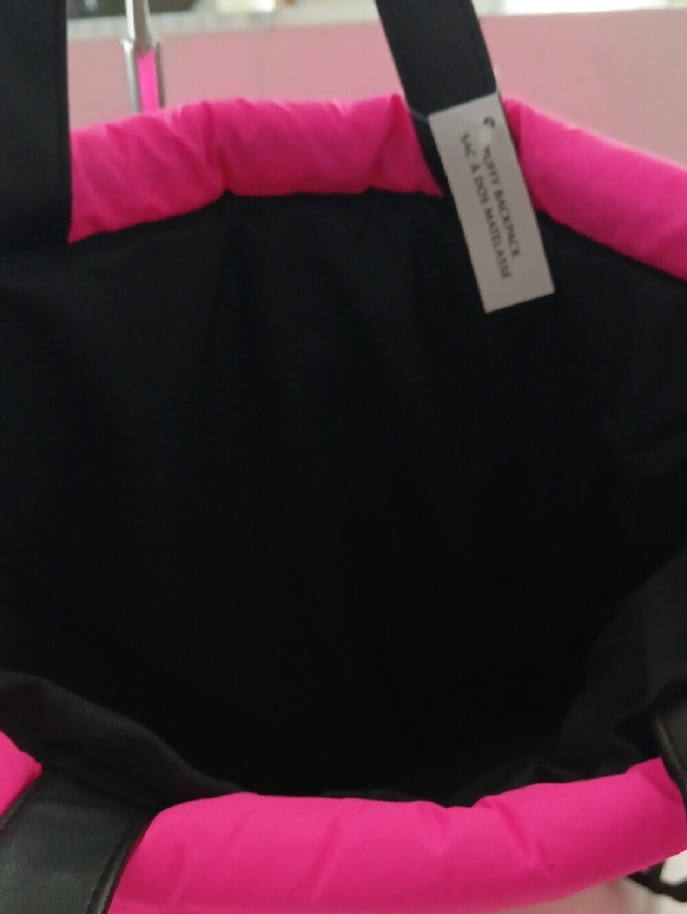 Women's Hot Pink Quilted Tote Bag with Black Handles NWT - Picture 7 of 7